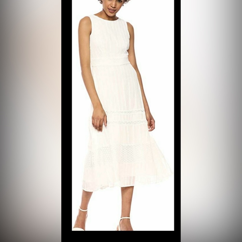 Taylor white sleeveless lacy dress
